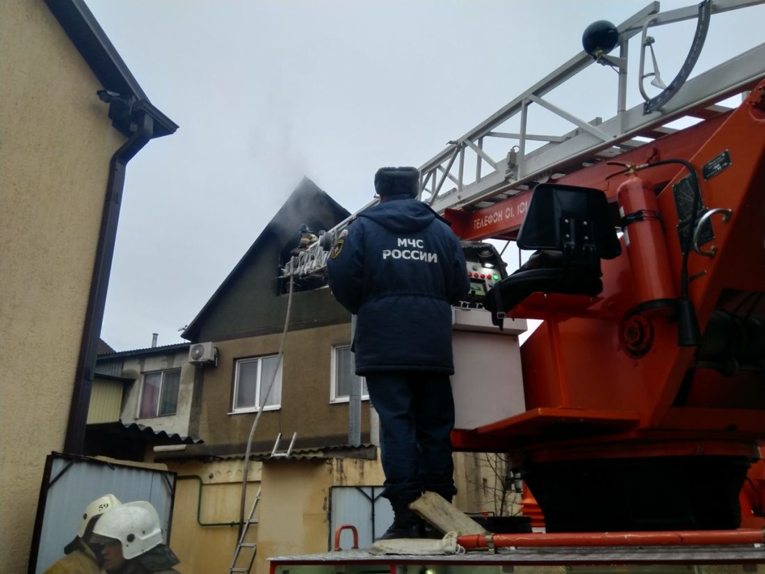 В Анапском районе сгорели баня и кровля дома — Новости Анапы