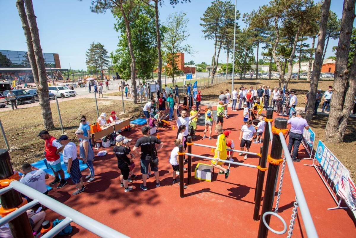 В пригороде Анапы открыли современный стадион | 11.06.2022 | Анапа -  БезФормата