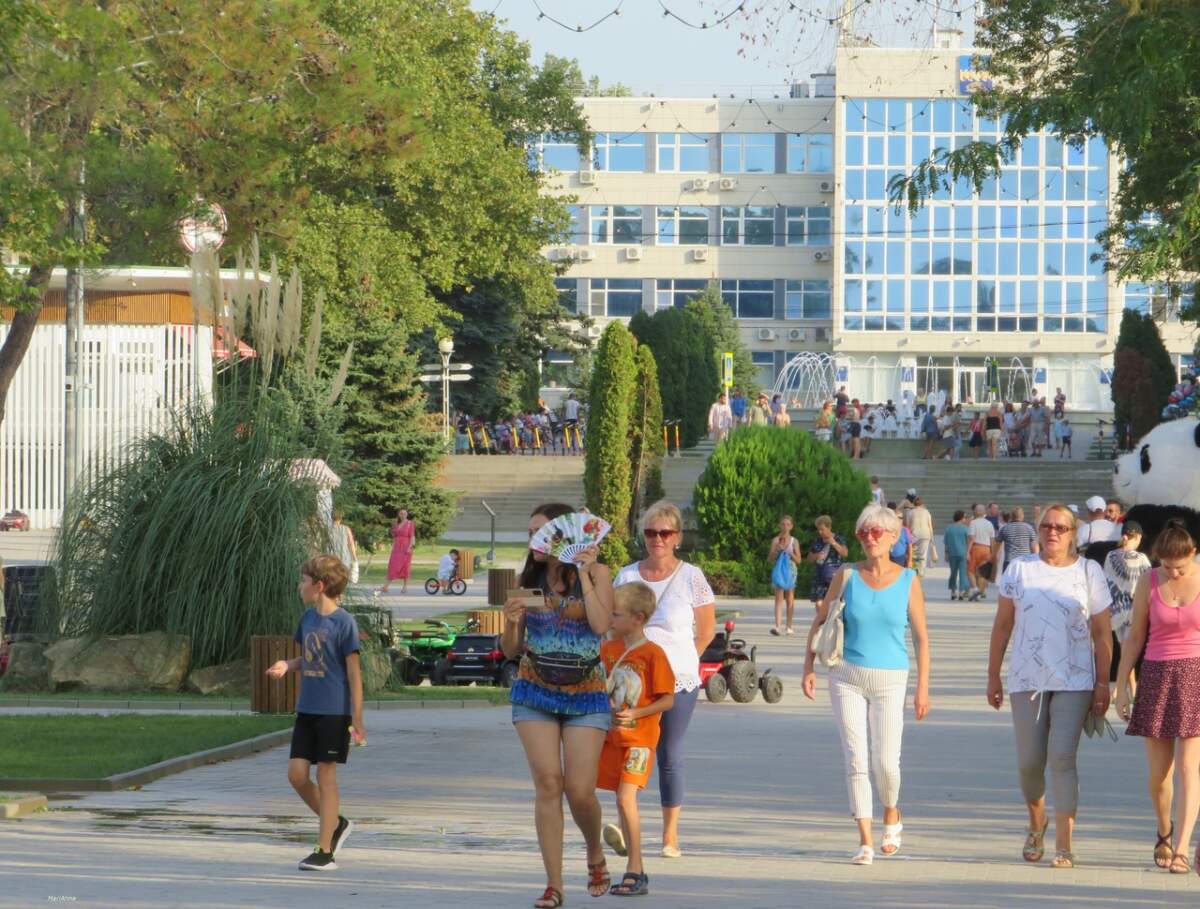 Анапа время. Анапа. Санаторий Анапа. Анапа сейчас. День знаний в Анапе.