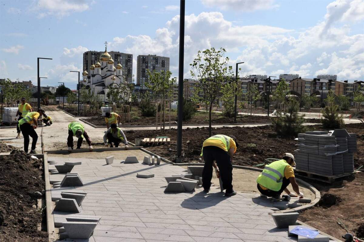 В Крещенском парке Анапы идут комплексные работы | 30.06.2023 | Анапа -  БезФормата