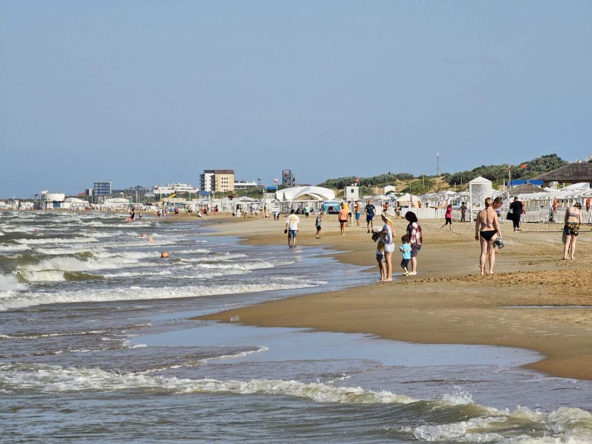 В Анапе море заливает пляжи, купание запрещено | 28.07.2023 | Анапа -  БезФормата